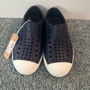 NWT Native Shoes Jefferson Navy Blue Slip Ons, size 11